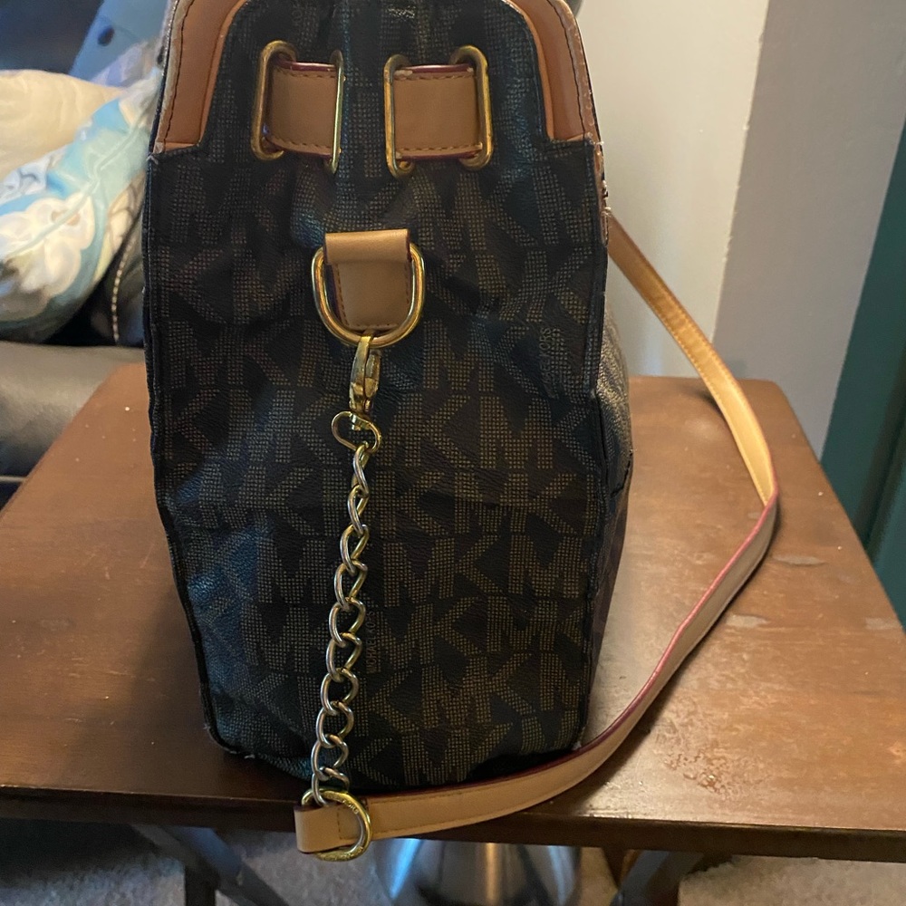 Michael Kors Hamilton Satchel, Large. Brown/Tan with logo and lock. Nice Bag - Picture 10 of 14